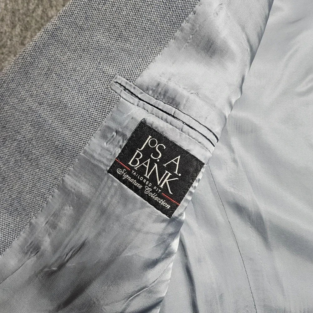 Jos A Bank Mens 44L Blazer Sport Coat Wool Silk Blend Herringbone Gray 2 Button